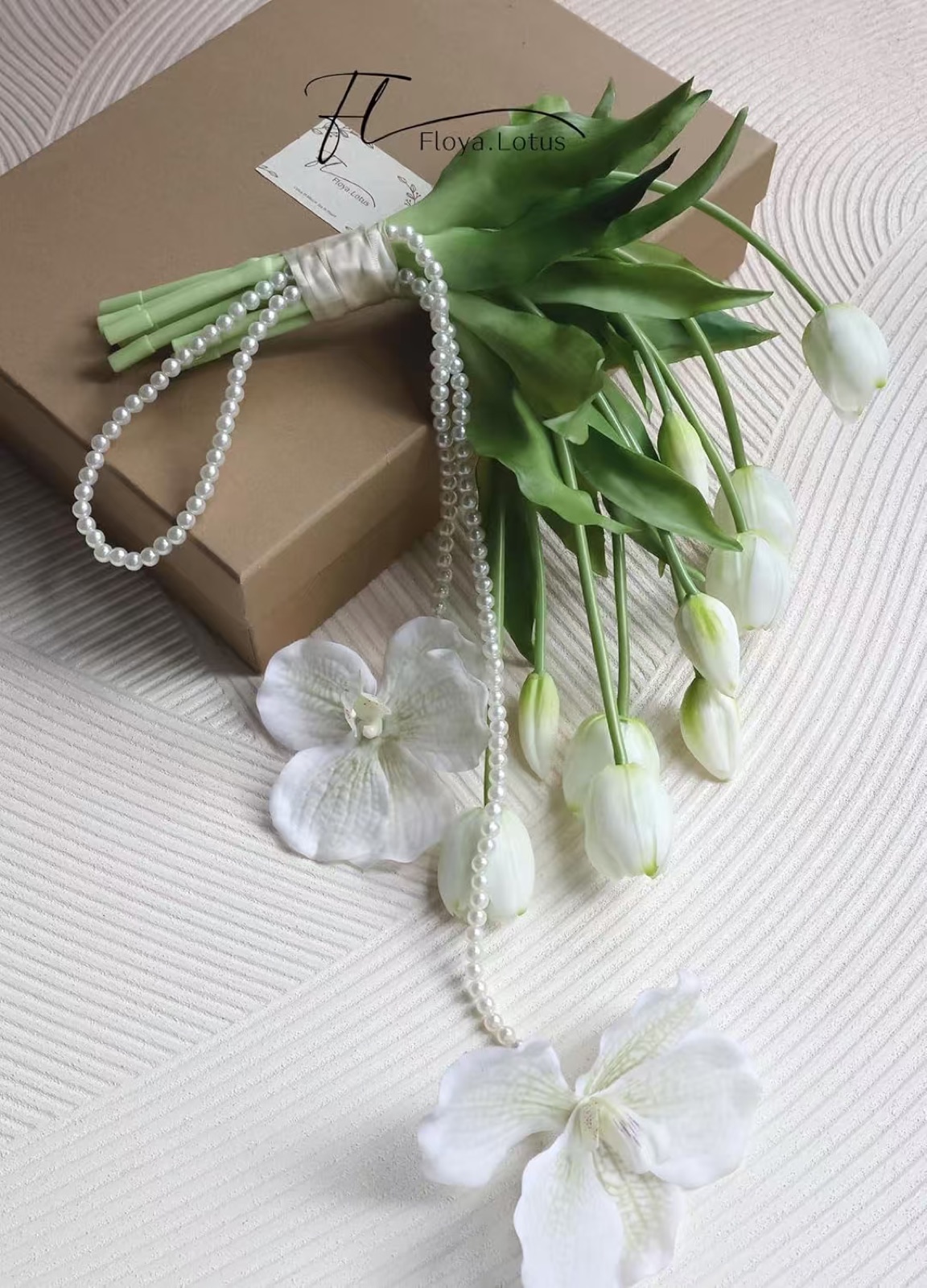 White tulip gift bouquet with pearls